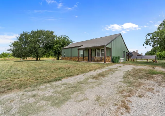 Homes for sale in Decatur, TX | 175 Crumpler Ln, Decatur, TX 76234 | MLS# 21240435