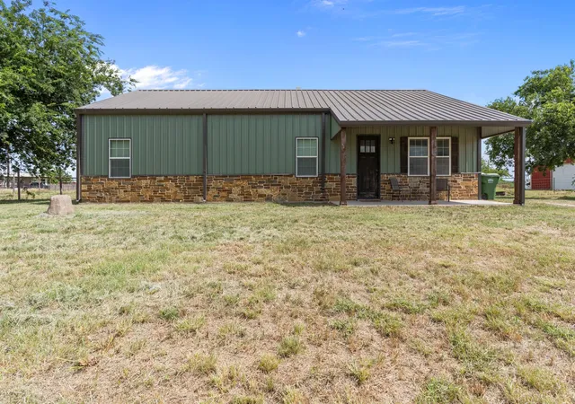Homes for sale in Decatur, TX | 175 Crumpler Ln, Decatur, TX 76234 | MLS# 21240435
