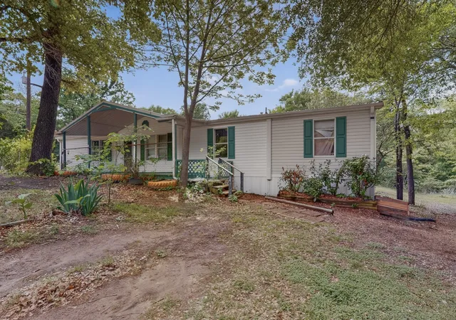 Homes for sale in Mabank, TX | 101 Garner Dr, Mabank, TX 75156 | MLS# 21242309