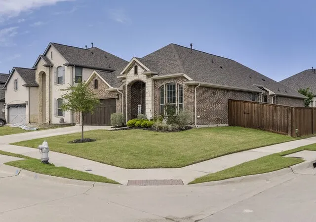 Photo 3 of Single family home for sale at 2616 Henley Wy, Venus, TX 76084 | MLS# 21229049 | Listing updated on 2026-07-10