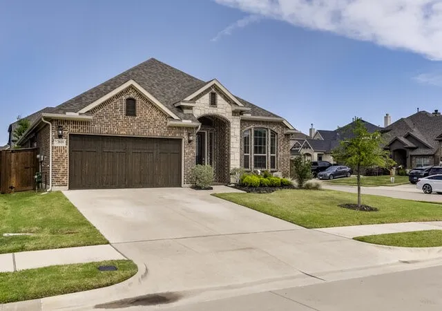 Photo 3 of Single family home for sale at 2616 Henley Wy, Venus, TX 76084 | MLS# 21229049 | Listing updated on 2026-09-23