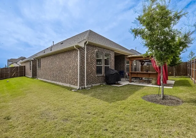 Photo 4 of Single family home for sale at 2616 Henley Wy, Venus, TX 76084 | MLS# 21229049 | Listing updated on 2026-09-23