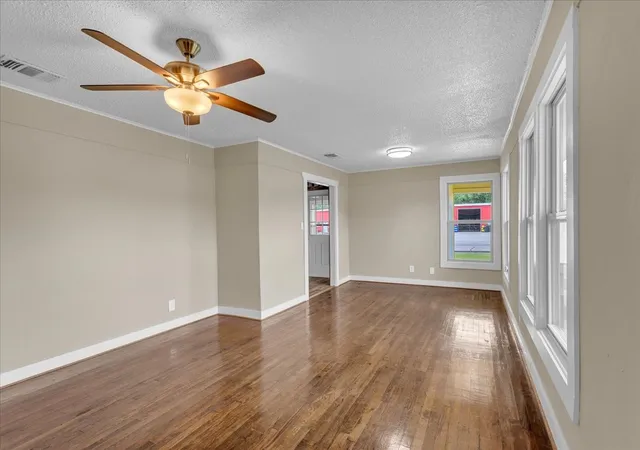 Photo 4 of Single family home for sale at 200 Victory St, Bonham, TX 75418 | MLS# 21244599 | Listing updated on 2026-10-07