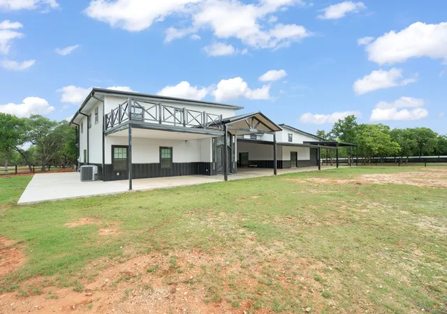 Photo 4 of Single family home for sale at 675 County Road 463, Stephenville, TX 76401 | MLS# 21244496 | Listing updated on 2026-10-02