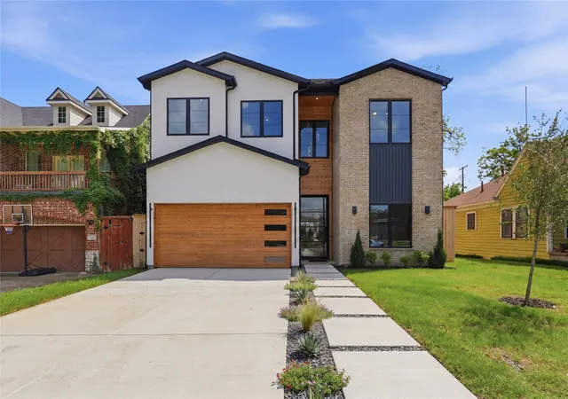 Photo 2 of Sale Pending at 6038 Prospect Ave, Dallas, TX 75206 | MLS# 21244621 | Listing updated on 2026-08-03