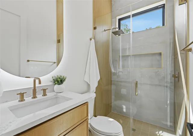 Photo 4 of Sale Pending at 6038 Prospect Ave, Dallas, TX 75206 | MLS# 21244621 | Listing updated on 2026-08-03