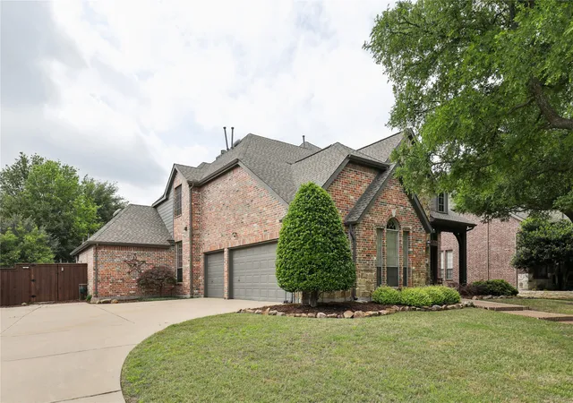 Photo 3 of Sale Pending at 1916 Baltimore Dr, Allen, TX 75002 | MLS# 21244034 | Listing updated on 2026-07-04