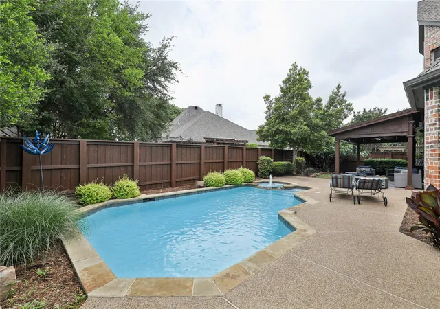 Photo 4 of Sale Pending at 1916 Baltimore Dr, Allen, TX 75002 | MLS# 21244034 | Listing updated on 2026-07-04