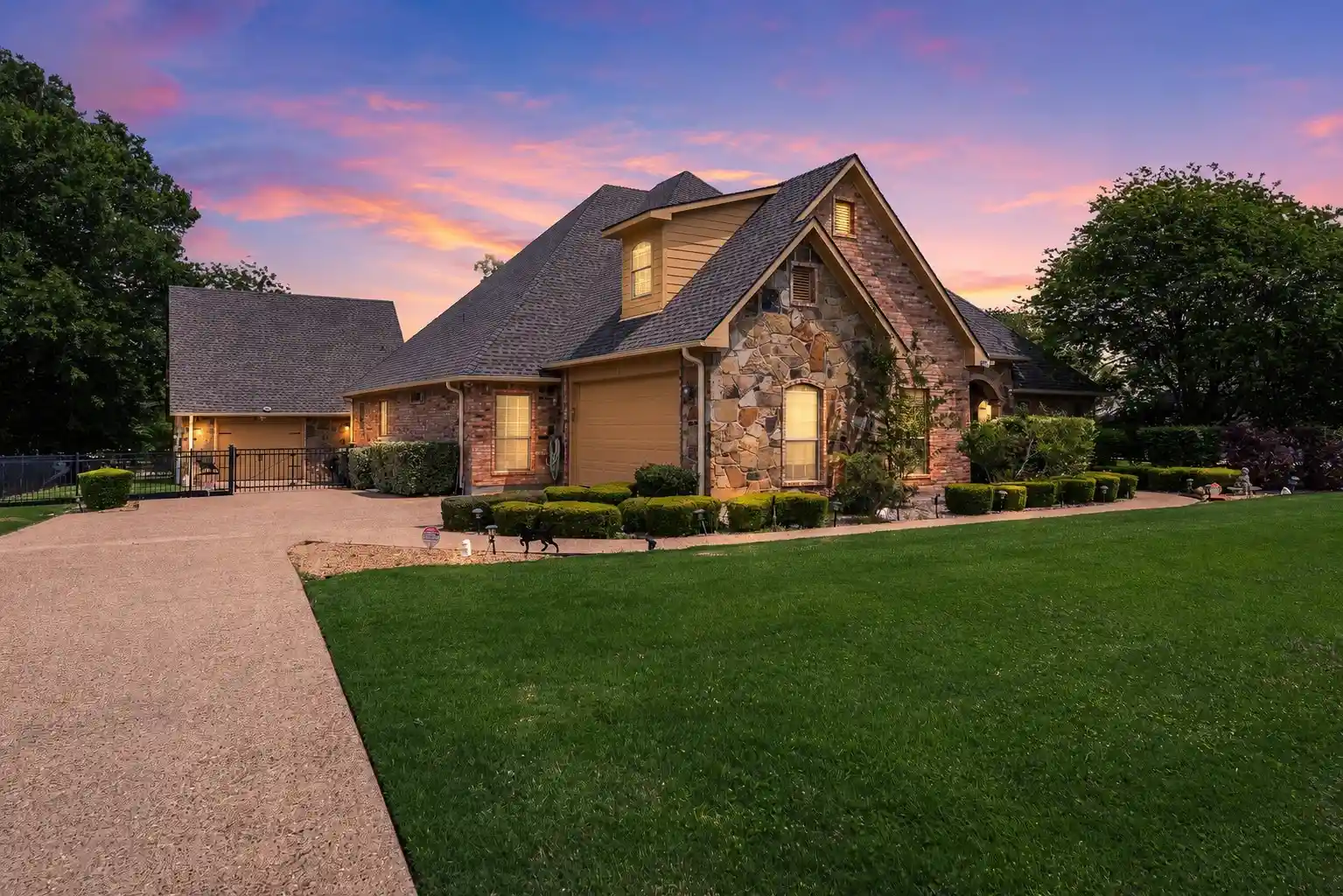 Photo 1 of Single family home for sale at 205 Canal St, Corsicana, TX 75109 | MLS# 21215803 | Listing updated on 2026-10-15