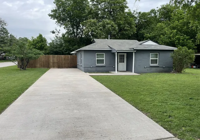 Homes for sale in White Settlement, TX | 401 S Mcentire Ct, White Settlement, TX 76108 | MLS# 21245060