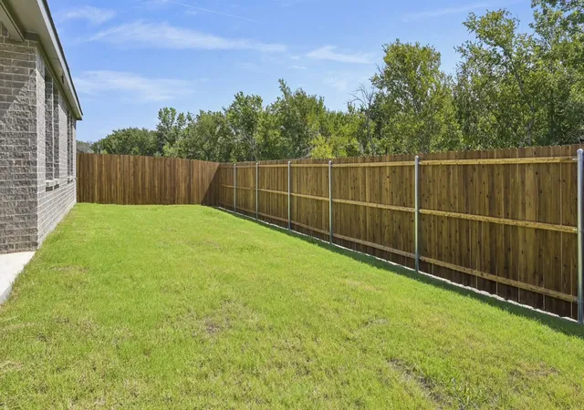 Photo 3 of Single family home for sale at 2006 Serene Springs Rd, Celina, TX 75009 | MLS# 21245091 | Listing updated on 2026-10-01