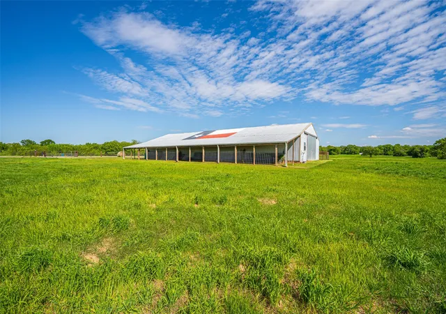 Homes for sale in Valley View, TX | 4700 E Fm 922, Valley View, TX 76272 | MLS# 21231527