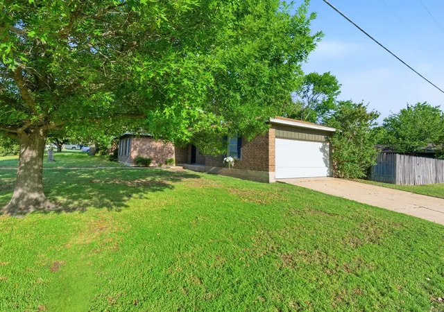 Homes for sale in Cisco, TX | 1400 Royal Ln, Cisco, TX 76437 | MLS# 21244488