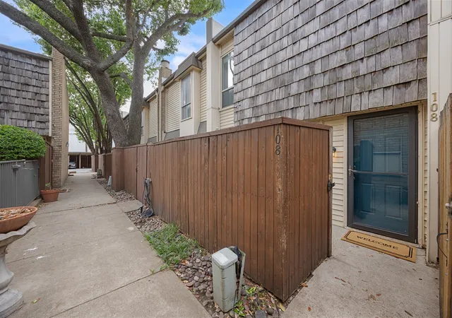 Homes for sale in Dallas, TX | 2710 Douglas Ave #108, Dallas, TX 75219 | MLS# 21243031