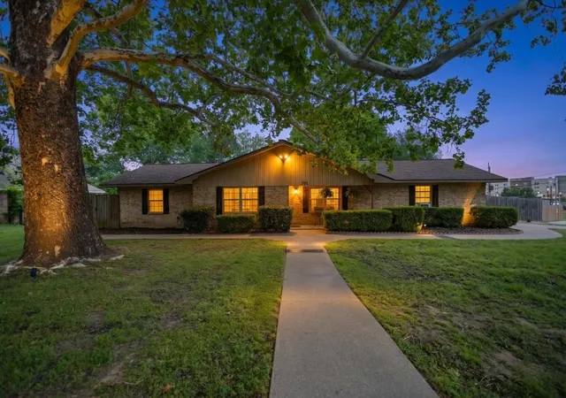 Photo 2 of Single family home for sale at 701 Georgia St, Lindale, TX 75771 | MLS# 21245219 | Listing updated on 2026-09-28