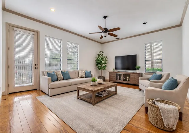 Photo 3 of Sale Pending at 3038 Carmel St, Dallas, TX 75204 | MLS# 21241683 | Listing updated on 2026-07-27