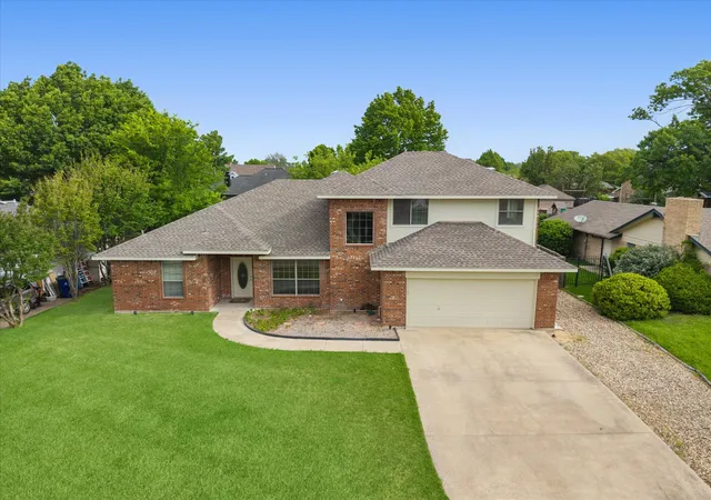 Photo 1 of Single family home for sale at 112 Scenic Dr, Rockwall, TX 75032 | MLS# 21243372 | Listing updated on 2026-07-27