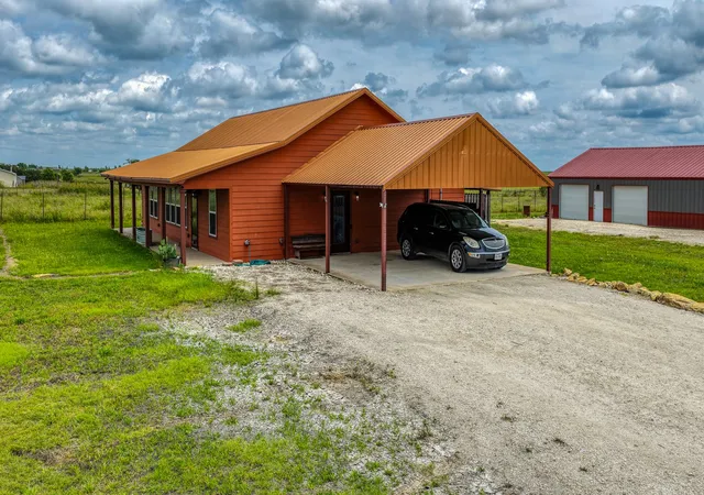 Photo 2 of Single family home for sale at 5500 County Road 302, Grandview, TX 76050 | MLS# 21244859 | Listing updated on 2026-10-03
