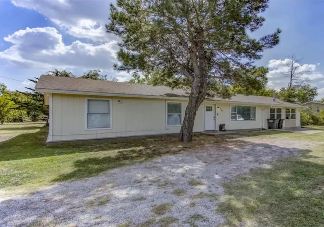Photo 1 of Single family home for sale at 608 Beverly Dr, Willow Park, TX 76008 | MLS# 21225571 | Listing updated on 2026-07-17