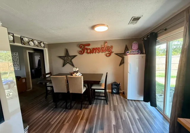 Photo 4 of Single family home for sale at 608 Beverly Dr, Willow Park, TX 76008 | MLS# 21225571 | Listing updated on 2026-07-17
