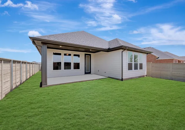 Photo 3 of Sale Pending at 8105 Autumn Sage Trl, Denton, TX 76207 | MLS# 21245293 | Listing updated on 2026-08-19