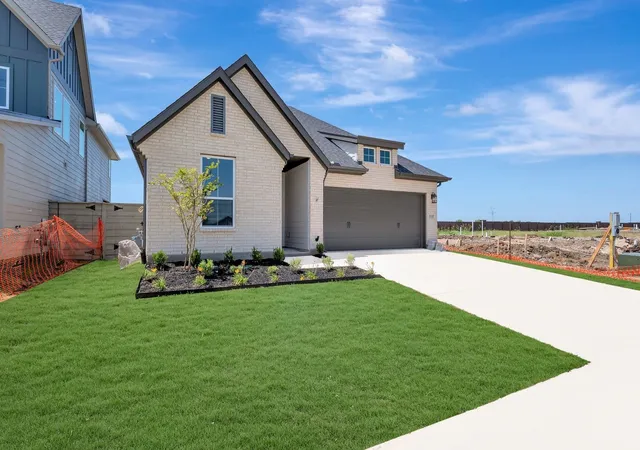 Photo 4 of Sale Pending at 8105 Autumn Sage Trl, Denton, TX 76207 | MLS# 21245293 | Listing updated on 2026-08-19