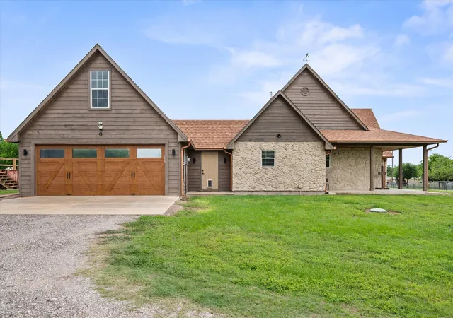 Homes for sale in Corsicana, TX | 130 Se County Road 3085, Corsicana, TX 75109 | MLS# 21236226