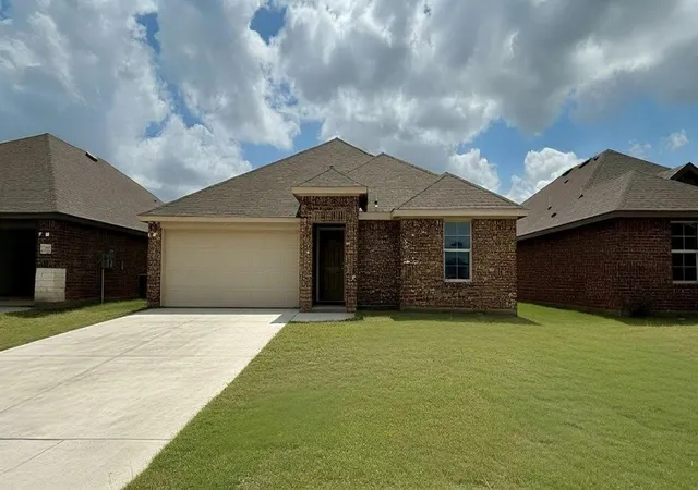 Homes for sale in Ennis, TX | 3311 Melissa Ln, Ennis, TX 75119 | MLS# 21245308