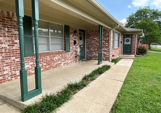Photo 3 of Multi family home for sale at 2413 N Lockhart St, Sherman, TX 75092 | MLS# 21244815 | Listing updated on 2026-10-07