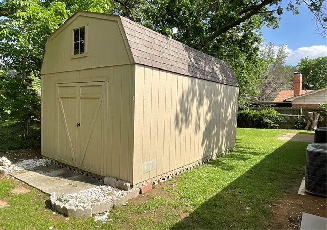 Photo 3 of House for sale at 2413 N Lockhart St, Sherman, TX 75092 | MLS# 21244815 | Listing updated on 2026-10-07