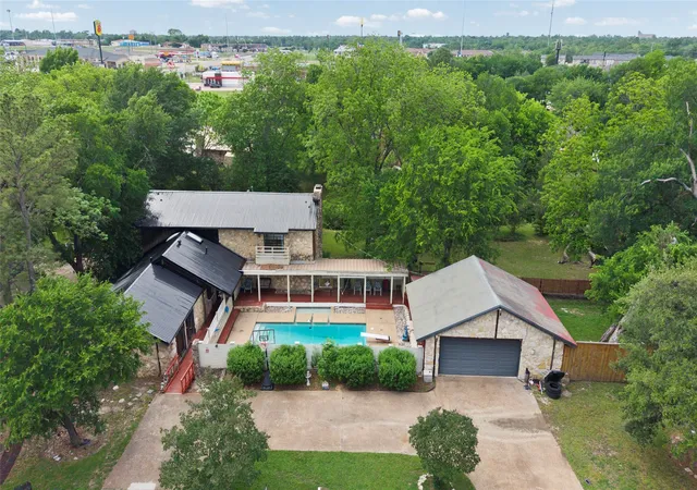 Photo 1 of Sale Pending at 614 Mink Dr, Greenville, TX 75402 | MLS# 21245292 | Listing updated on 2026-07-25