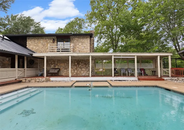 Photo 3 of Sale Pending at 614 Mink Dr, Greenville, TX 75402 | MLS# 21245292 | Listing updated on 2026-07-25
