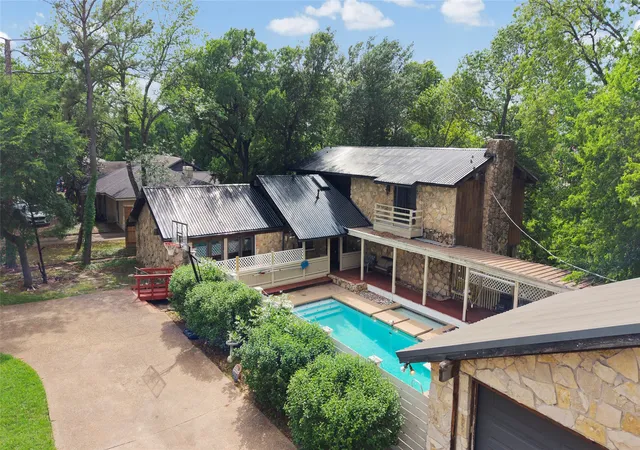 Photo 4 of Sale Pending at 614 Mink Dr, Greenville, TX 75402 | MLS# 21245292 | Listing updated on 2026-07-25