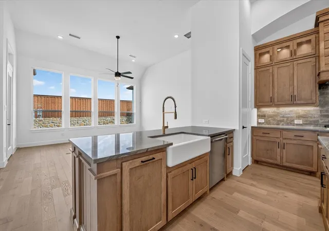 Photo 4 of Sale Pending at 2533 Domingo Dr, Aledo, TX 76008 | MLS# 21245286 | Listing updated on 2026-09-28