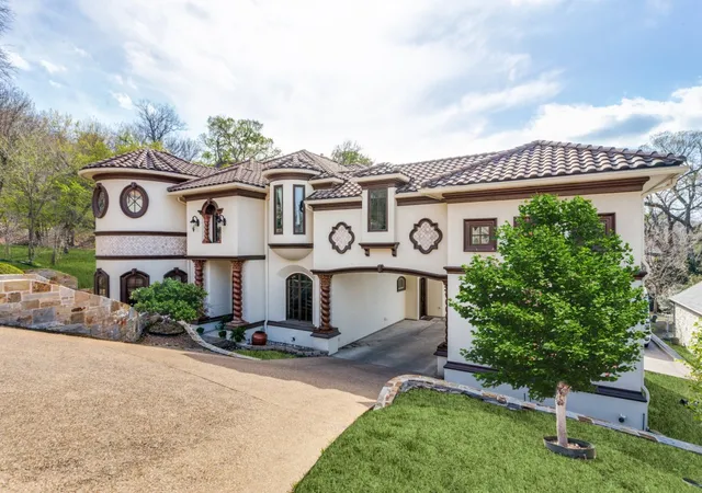 Photo 1 of Mansion for sale at 1608 Rivercrest Ct, Fort Worth, TX 76107 | MLS# 21244171 | Listing updated on 2026-08-31