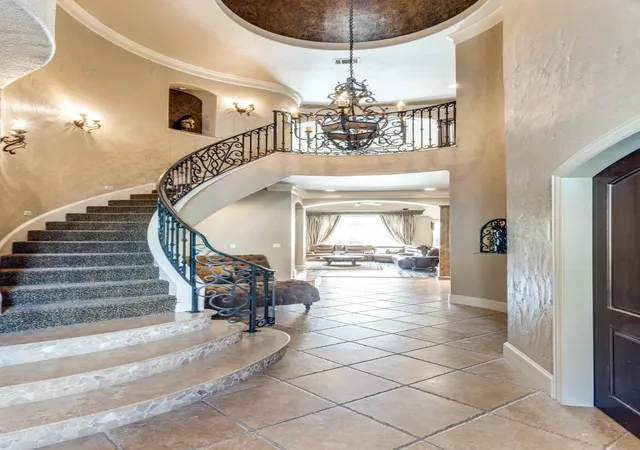 2nd image of 1608 Rivercrest Ct, Fort Worth, TX 76107 | MLS# 21244171