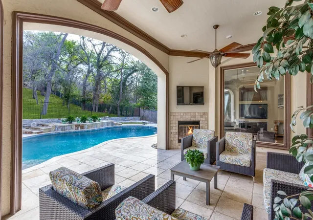 4th image of 1608 Rivercrest Ct, Fort Worth, TX 76107 | MLS# 21244171