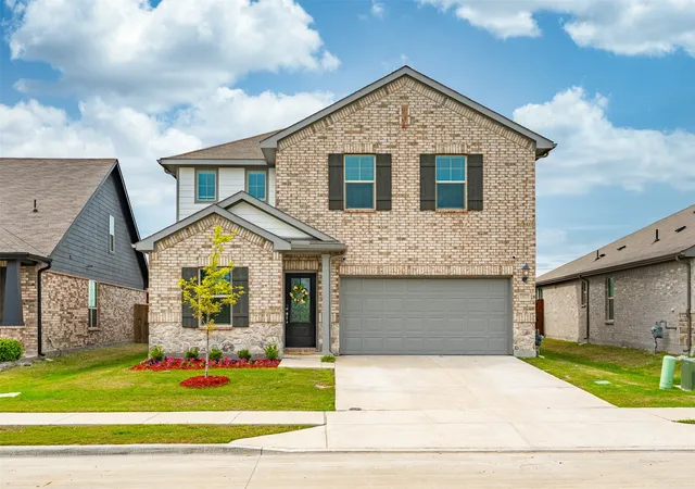 Photo 3 of Sale Pending at 10913 Tamarisk Dr, Fort Worth, TX 76108 | MLS# 21245455 | Listing updated on 2026-08-29