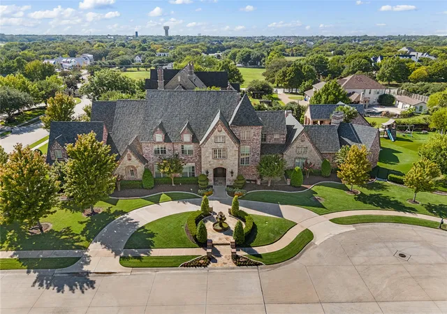 Homes for sale in Colleyville, TX | 6900 Rockingham Ct, Colleyville, TX 76034 | MLS# 21215620