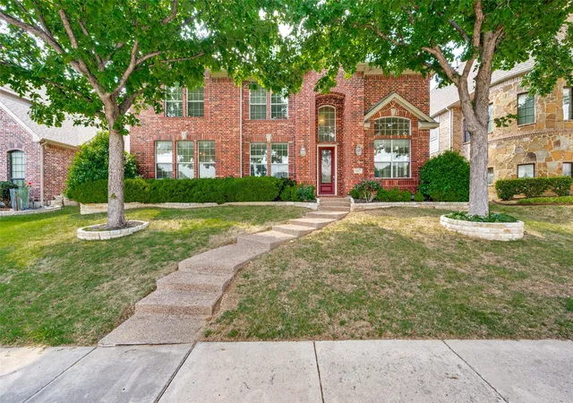 Photo 3 of Sale Pending at 1417 E Branch Hollow Dr, Carrollton, TX 75007 | MLS# 21211519 | Listing updated on 2026-07-22