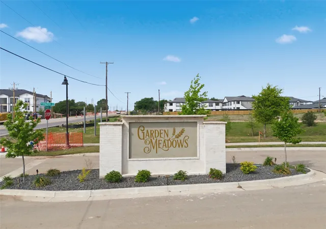 Photo 2 of Sale Pending at 1608 Tranquility Trl, Woodway, TX 76712 | MLS# 21245431 | Listing updated on 2026-08-26