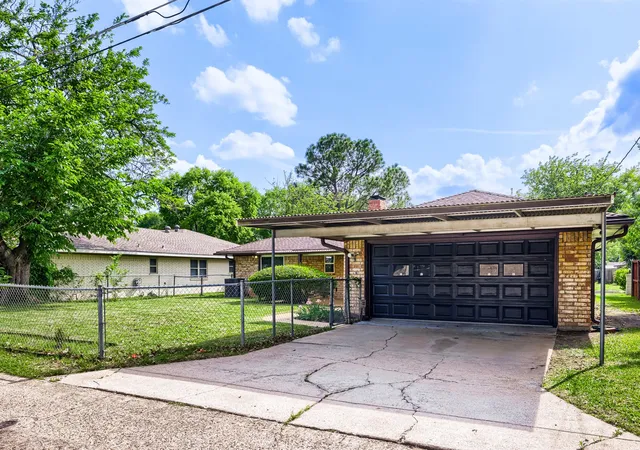 Photo 28 of Single family home for sale at 6946 Hunnicut Pl, Dallas, TX 75227 | MLS# 21143354 | Listing updated on 2026-07-20