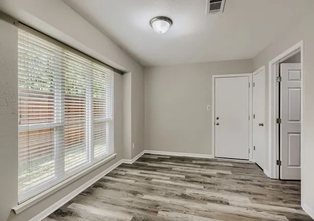 Photo 4 of Single family home for sale at 6946 Hunnicut Pl, Dallas, TX 75227 | MLS# 21143354 | Listing updated on 2026-10-06