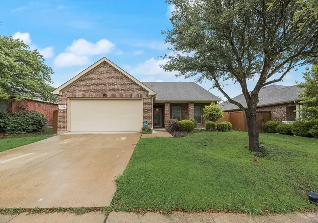 Photo 1 of Single family home for sale at 4004 Red Rock Dr, Heartland, TX 75126 | MLS# 21244506 | Listing updated on 2026-09-26