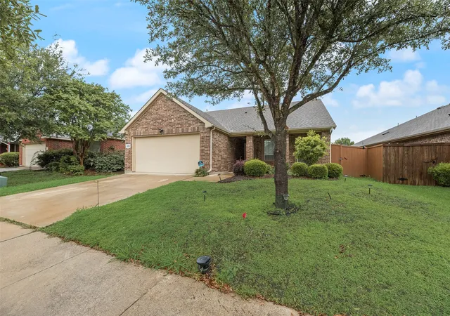 Photo 3 of Single family home for sale at 4004 Red Rock Dr, Heartland, TX 75126 | MLS# 21244506 | Listing updated on 2026-09-26