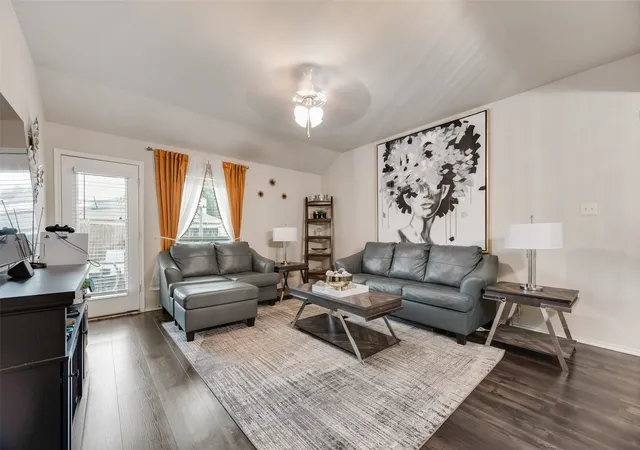 Photo 4 of Single family home for sale at 4004 Red Rock Dr, Heartland, TX 75126 | MLS# 21244506 | Listing updated on 2026-09-26