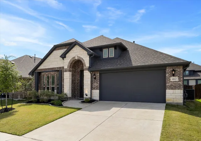 Photo 1 of Single family home for sale at 462 W Autumn Hill Blf, Lavon, TX 75166 | MLS# 21245573 | Listing updated on 2026-07-16