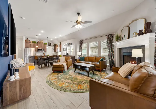 Photo 3 of Single family home for sale at 462 W Autumn Hill Blf, Lavon, TX 75166 | MLS# 21245573 | Listing updated on 2026-07-16