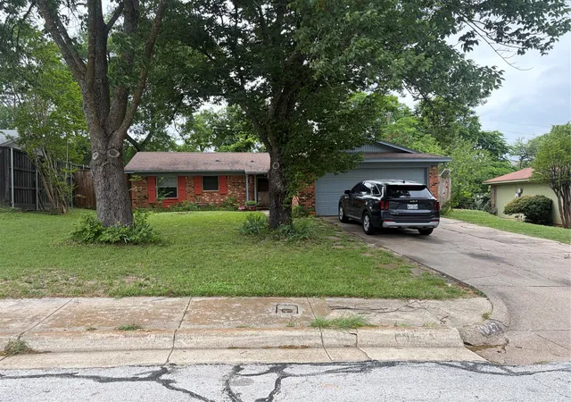 Photo 1 of Single family home for sale at 1827 Whitecliff Dr, Duncanville, TX 75137 | MLS# 21244083 | Listing updated on 2026-07-14