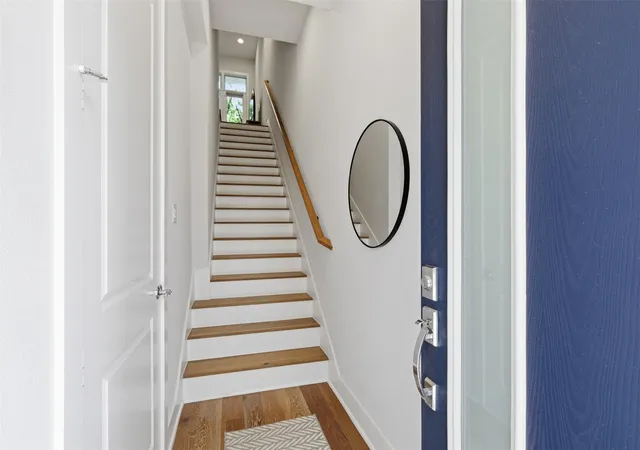 Photo 3 of Townhouse for sale at 381 E Greenbriar Ln #1002, Dallas, TX 75203 | MLS# 21245341 | Listing updated on 2026-08-05